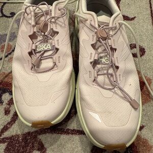 Light pink Hoka Transport women’s size 9.5